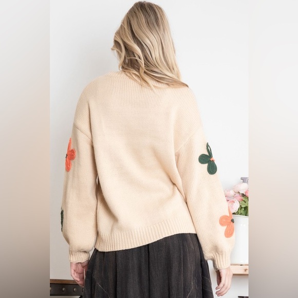 B05 Bluevelvet Floral Embroidered Cream Sweater - Picture 3 of 4
